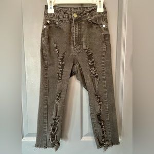 Ripped denim capri pants